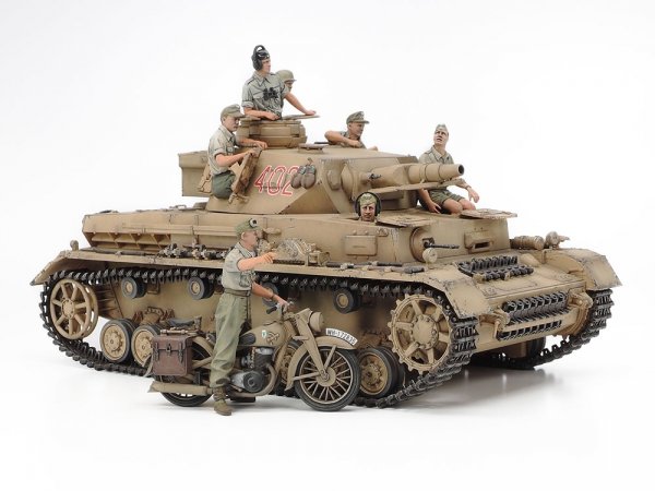 Tamiya 25208 Panzerkampfwagen IV Ausf F. &amp; Motorcycle North Africa 1/35