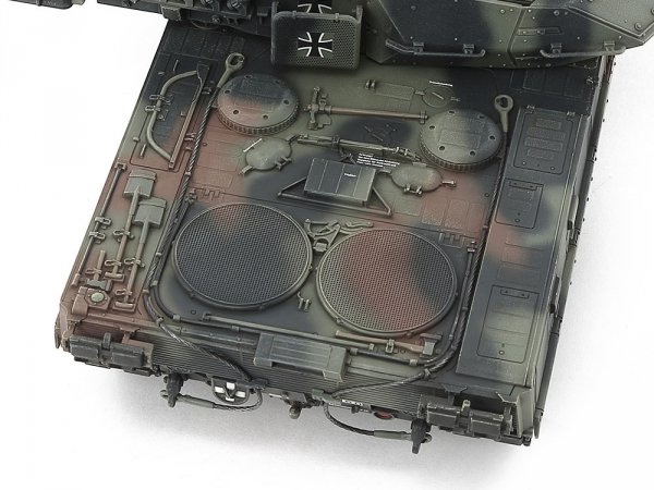 Tamiya 32607 Leopard 2 A7V German Main Battle Tank 1/48