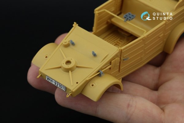 Quinta Studio QD+35143 Kubelwagen Type 82 3D-Printed &amp; coloured Interior on decal paper (Hero) (with 3D-printed resin parts)1/35