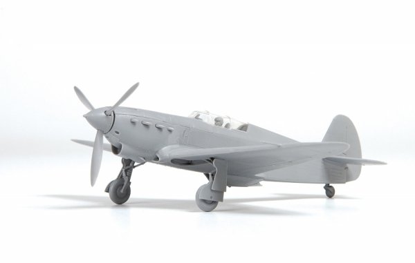 Zvezda 7327 Soviet fighter Yak-1 27-92 series 1/72