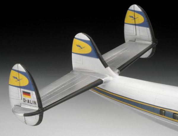 Revell 63745 Model Set Lockheed L.1049G Super Constellation Lufthansa 100 1/144