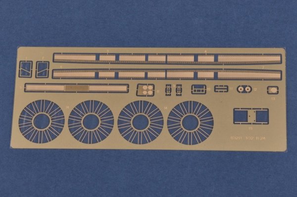 Hobby Boss 83211 B-24J Liberator 1/32