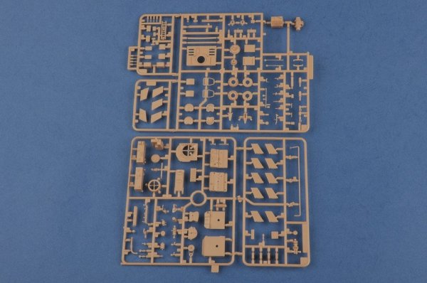 Hobby Boss 80141 German Panzer Kpfw.38(t) Ausf.B w/. Full Interior 1/35