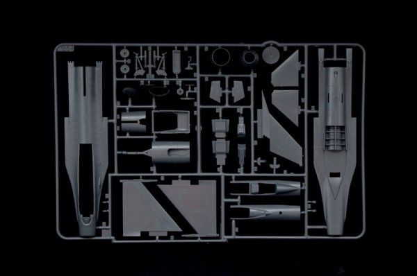 Italeri 72009 F-16 C/D Night Falcon - Complete Set For Modeling 1/72