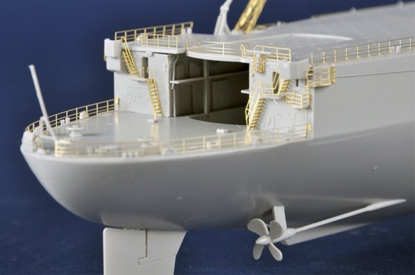 Trumpeter 05635 French Navy Helicopter Cruiser Jeanne dArc 2008 1/350