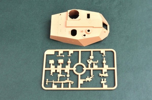 Hobby Boss 82485 PLA PTL02 Wheeled Tank Destroyer (1:35)
