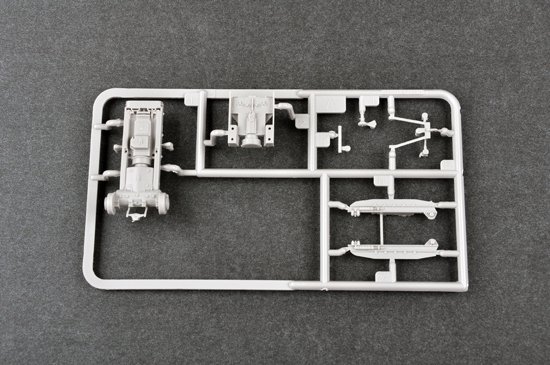Trumpeter 07112 Russian ChTZ S-65 Tractor 1/72