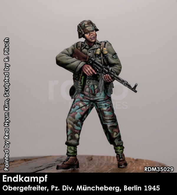 RADO Miniatures RDM35029 Obergefreiter, Pz.Div. Müncheberg, Berlin 1945 1/35