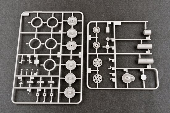 Trumpeter 09505 Soviet SU-101 SPA 1/35