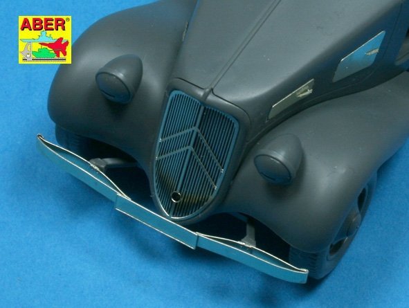 Aber 35231 Citroen Traction 11CV Staff Car (1:35)