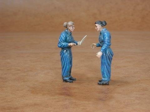 CMK F48100 WAAF Personal WW II (2 figures) 1/48