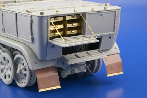 Eduard 36066 Sd. Kfz.7 Zugkraftwagen 8t tool boxes 1/35 Trumpeter