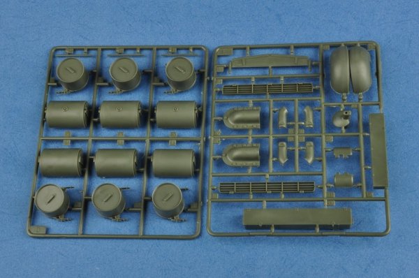 Hobby Boss 82602 Soviet T-34/85 1/16