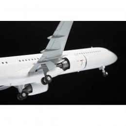 Zvezda 7043 AIRBUS A-321 NEO 1/144
