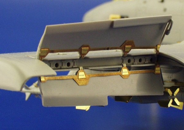 Eduard 73232 A-10 1/72 ITALERI, REVELL