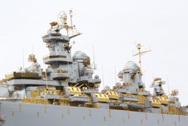 Pontos 37026FB USS BB-63 Missouri 1945 Advanced Detail Up Set (Deck Blue 20B stained wooden deck) (1:350)