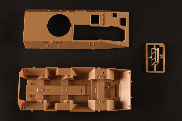 Hobby Boss 84573 LAV300 90mm Cockerill Gun 1/35