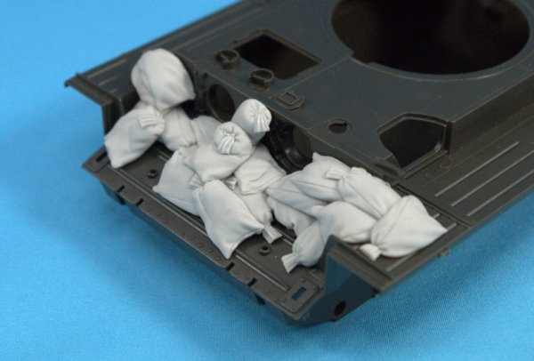 Panzer Art RE35-199 Sand armor for A27 “Cromwell” 1/35
