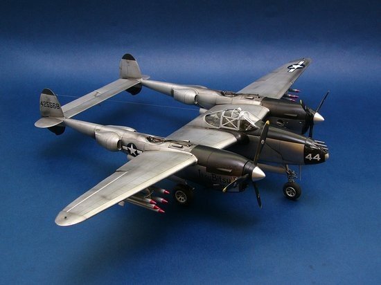 Trumpeter 02227 Lockheed P-38L-5-LO lightning (1:32)