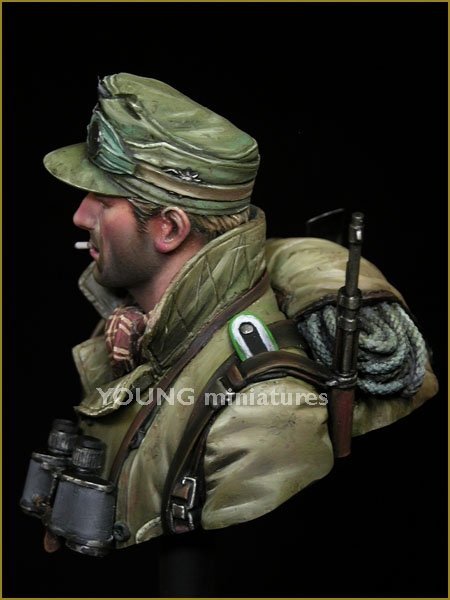 Young Miniatures YM1836 GERMAN GEBIRGSJAGER 1942 1/10