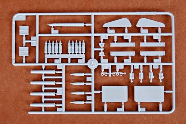 Trumpeter 00350 German 12.8cm Selbstfahrlafette L/6 Sturer Emil (1:35)