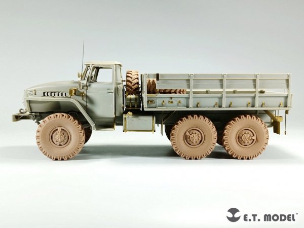 E.T. Model P35-116 Russian URAL-4320 Truck Weighted Road Wheels(3D Printed) For TRUMPETER Kit 1/35