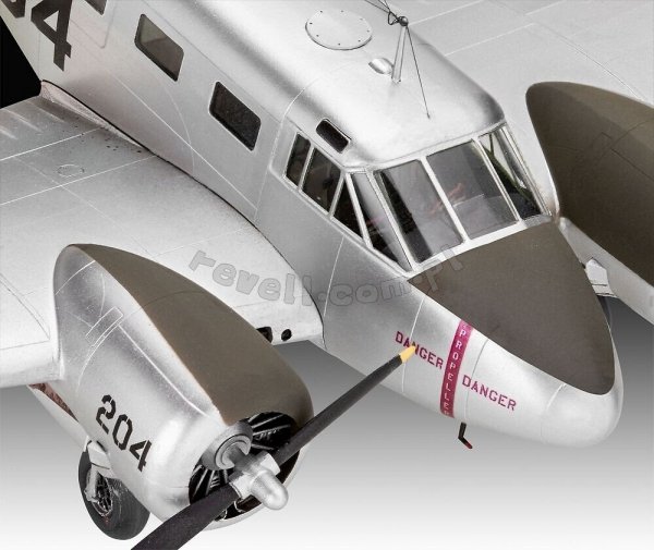 Revell 03811 Beechcraft Model 18 1/48