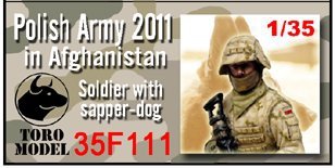 ToRo Model 35F111 PKW Afganistan - Pies Saperski z Przewodnikiem / Polish Army in Afghanistan - Soldier with sapper-dog figurine with decals 1/35
