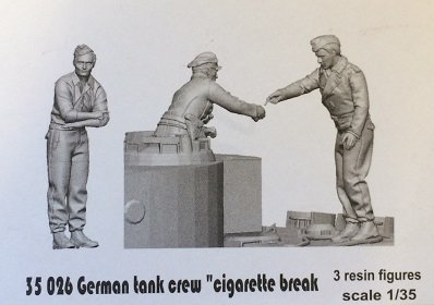 Glowel Miniatures 35026 German tank crew. &quot;Cigarette break&quot; 1/35