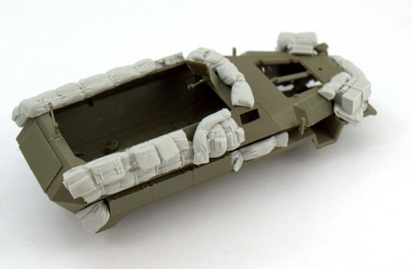 Panzer Art RE35-496 Stowage set for Sd.Kfz 251C 1/35