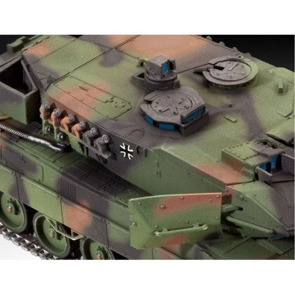 Revell 03180 Leopard 2 A6/A6M (1:72)
