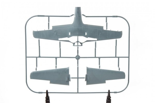 Eduard 84117 Fw 190A-4 w/ engine flaps &amp; 2-gun wings 1/48