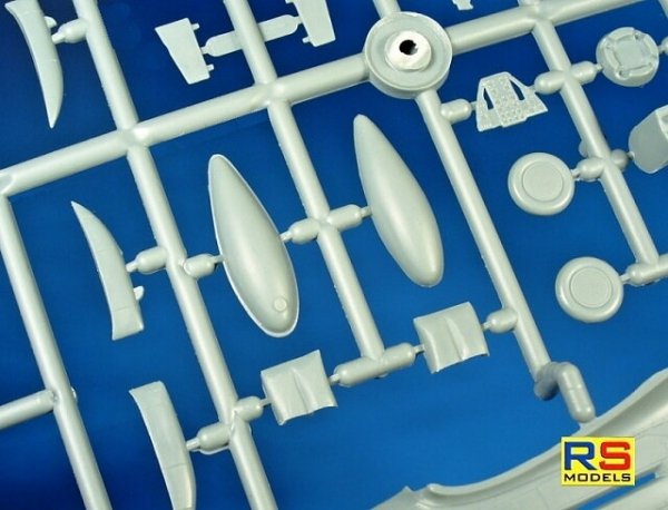 RS Models 92308 P-400 Airacobra WWII American Fighter 1/72