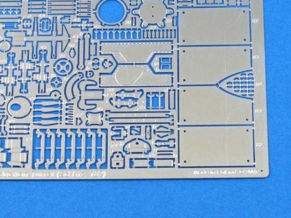 Aber 48035 Pz.Kpfw.VI, Ausf.B TIGER II z wieżą produkcyjną Tamiya 1/48