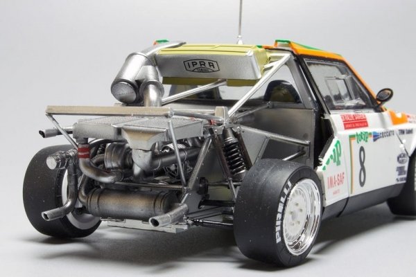 NuNu PN24005B Lancia Delta S4 '86 Sanremo Rally (Totip) + Monte Carlo 1/24