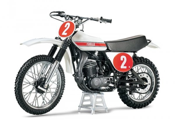 Tamiya 16036 Yamaha Motocrosser YZ250 (1:6)