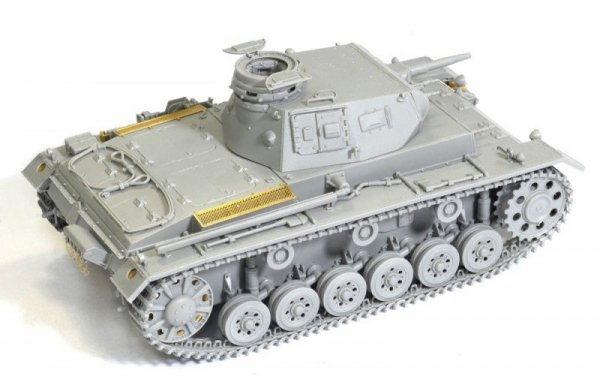 Dragon 6631 Pz.Kpfw. III Ausf. E France 1940 (1:35)