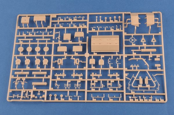 Hobby Boss 85524 M911 C-HET w/ Talbert 64T Trailer 1/35