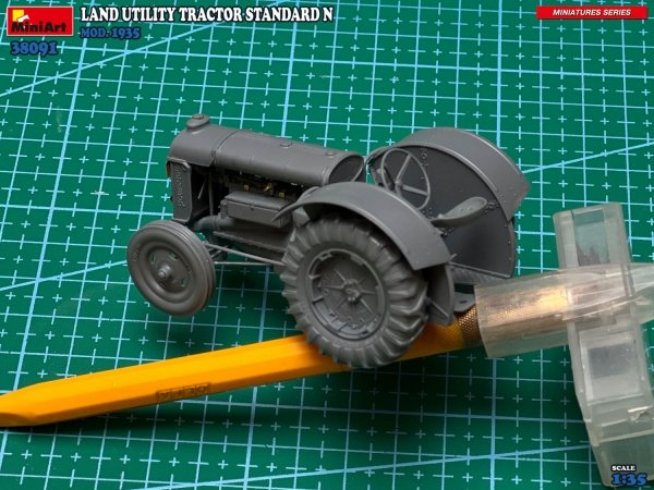 MiniArt 38091 Land Utility Tractor Standard N Mod. 1935 1/35