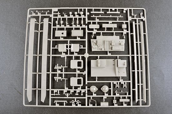 Trumpeter 09521 Russian S-300V 9A85 SAM 1/35