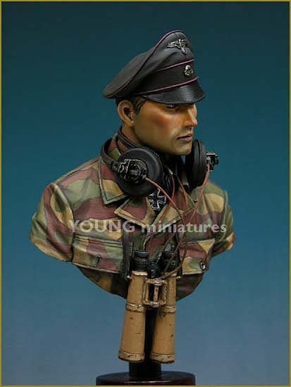 Young Miniatures YM1805 SS Panzer Officer Normandie 1944 1/10
