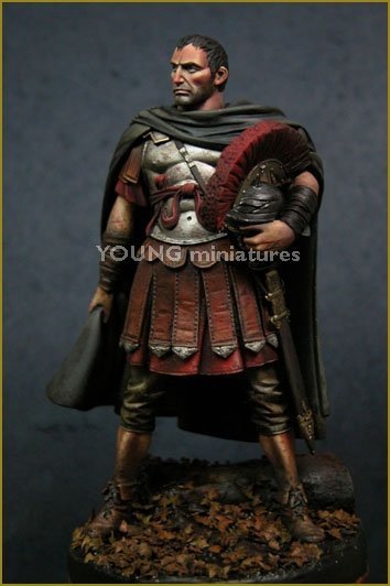 Young Miniatures YH9002-R Roman Officer 1st A.D 90mm