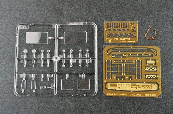 Trumpeter 01065 MAZ-537G Late Production type with ChMZAP-9990 semi-trailer 1/35