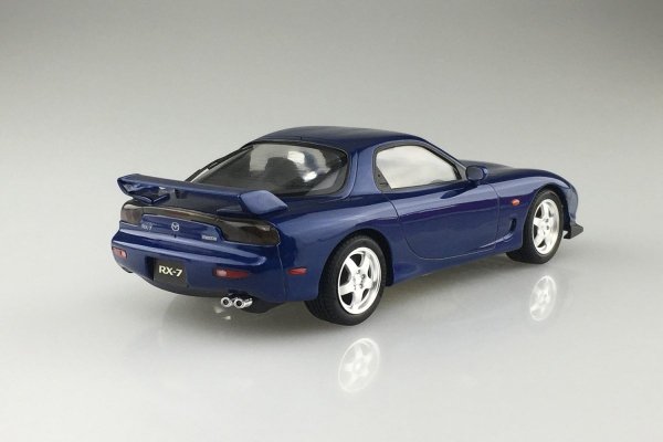 Aoshima 05498 MAZDA FD3S RX-7 '99 (Innocent Blue Mica) 1/24