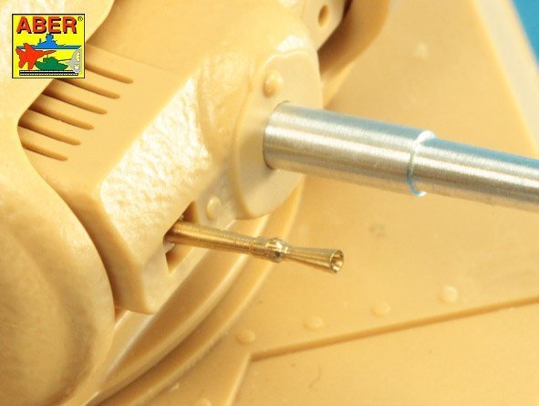 Aber 35L-227 Late barrel for Valentine Mk.II to VII or Matilda Mk.III/IV with Besa MG barrel (1:35)