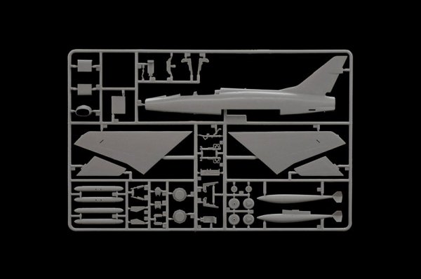 Italeri 1398 F-100F SUPER SABRE (1:72)