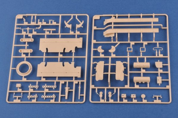 Hobby Boss 84515 Soviet BT-2 Tank (mid) 1/35