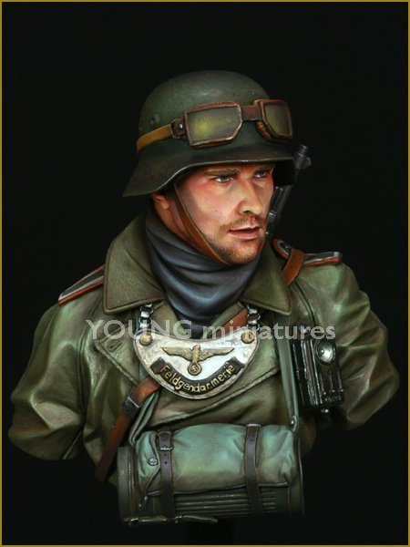 Young Miniatures YM1819 German Feldgendarmerie WWII 1/10