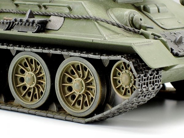 Tamiya 32599 T-34-85 1/48