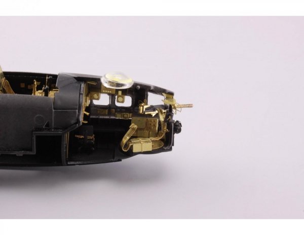 Eduard 73570 B-17G front interior AIRFIX A08017 1/72